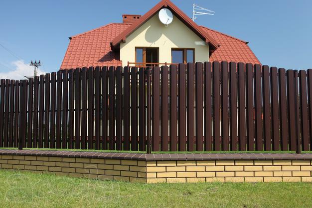 Забор, металлический штакетник